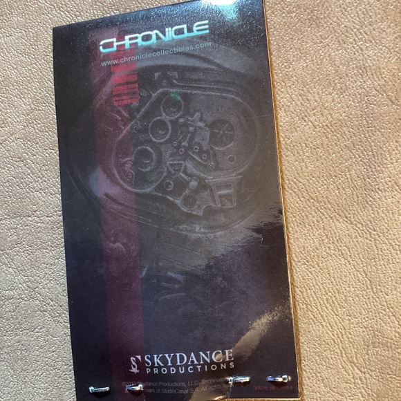 Terminator Genisys Brain Chip Keychain Loot Crate June 2015 UNOPENED - Picture 4 of 4